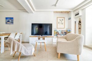 Waterfront house with private dock by MN Property