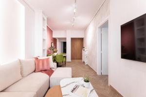 F & B Collection - 3 Bedroom Flat