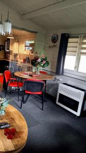 Chalet op een rustig park in de natuur