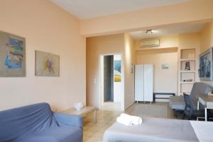 Casa T with landscape views