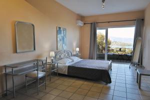 Casa T with landscape views