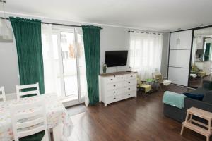 Portlight Apartment -at Marina Yacht Park, Old Town Gdynia