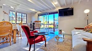 Beach House, Pool, Braai, Patio, Water Sports