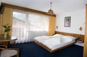 Twin Room room in Hotel Alpha