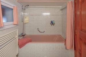 Lovely idyllic apartment close to the Lake