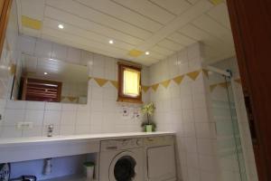 Chalets Chalet des Brimbelles, sejour au coeur de la nature au coeur de la vallee des lacs : photos des chambres