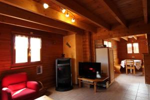 Chalets Chalet des Brimbelles, sejour au coeur de la nature au coeur de la vallee des lacs : photos des chambres