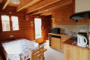 Chalets Chalet des Brimbelles, sejour au coeur de la nature au coeur de la vallee des lacs : photos des chambres