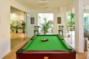 La Mer Apartments - 10 mins Drive to Candolim Beach - 20 mins from Panjim