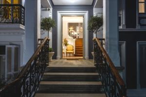 Victoria Mansion A Luxurious Neoclassical Experience