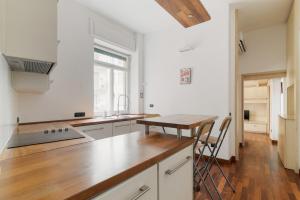 GuestHost - Sempione Bright Apartment Milano