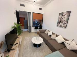Cozy 1BR apartment in Marina