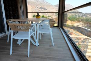 Villa Optasia Scenic Eco Home w heated private pool