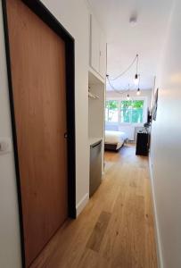 The Brut Case - Avenue de Champagne