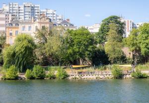 Appartements Eiffel Tower and Paris View 63 m Entire Apartment : photos des chambres
