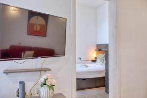 Traditional 2 bedroom house with yard SSCH1-1