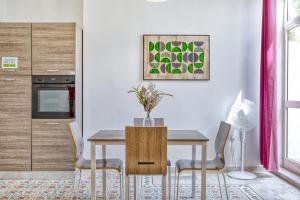 Traditional 2 bedroom house with yard SSCH1-1