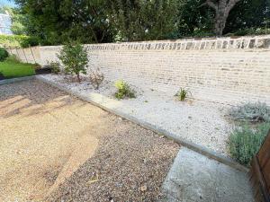 La Maison au fond du jardin