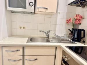 Cosy Central Long-Term Apartment