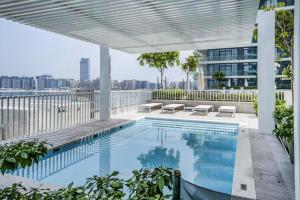 Sea View 2B Beachfront Luxury Emaar Beachfront
