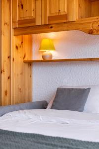 Cosy Apartment In Heart of Val Thorens, Ski In-Out with WiFi