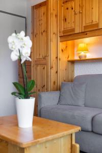 Cosy Apartment In Heart of Val Thorens, Ski In-Out with WiFi