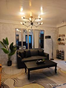 Luxhomme GuestHouse with Balcony