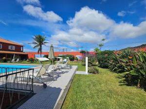 A Casa do Comandante - Piscina e Jardim