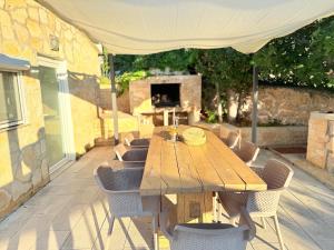 Villa Lele - peace, mountain & sea view, heated pool