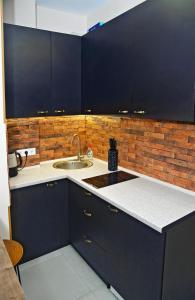 Arcadia Studio Grey Diamonds 330