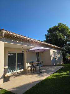 Maisons de vacances Les dentelles Evasion Provencale Villa avec Piscine et jardin : Maison 3 Chambres