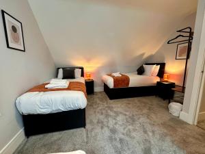 Stunning 4 Bedroom, Sleeps 9, Centre Of Telford