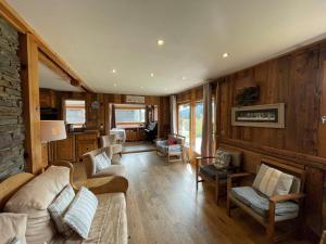 Chalet 10 personnes au centre village avec wifi et parking - FR-1-733-34