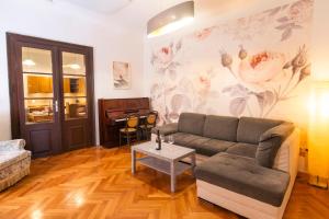 Galerija Rosa Centifolia