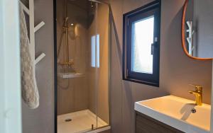 Luxury Tiny House with private hot tub