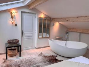 Family Villa Augflor with Pool and Garden