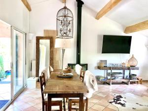 Family Villa Augflor with Pool and Garden