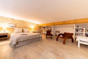 Villas Mas des Olivades - Ferme Provencale - Piscine : photos des chambres