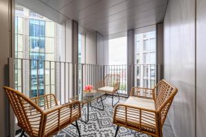 Modern Central Apartment by City SuperHost