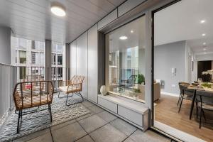 Modern Central Apartment by City SuperHost