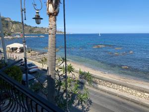 CASA NICOLE fronte mare