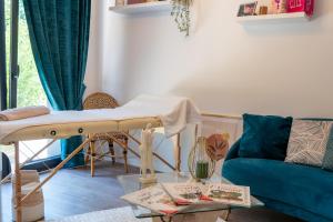 Appartements Romance Me - Love Room Elegante avec Table de Massage & Pole Dance - Night & Day use : photos des chambres