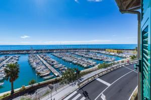 Hostdomus - Marine Sea View