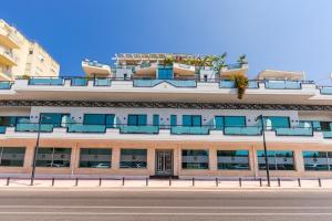 Marina Mirage Apartment