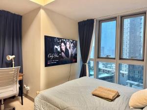 Bright Corner 2BR Suite with Bathtub Uptown BGC