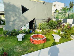 Vetrivel Mountain Resorts