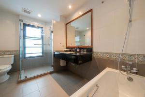 Grand Diamond Suites Hotel