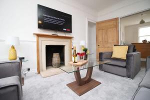 Darlington Street Georgian Apartment - 5 Beds Welcoming up to 7 Guests