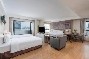 Grand Diamond Suites Hotel
