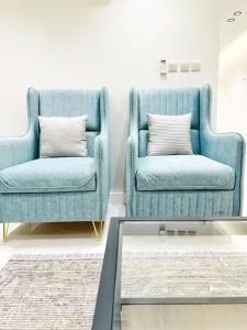 Two bedroom apartment and private balcony-15